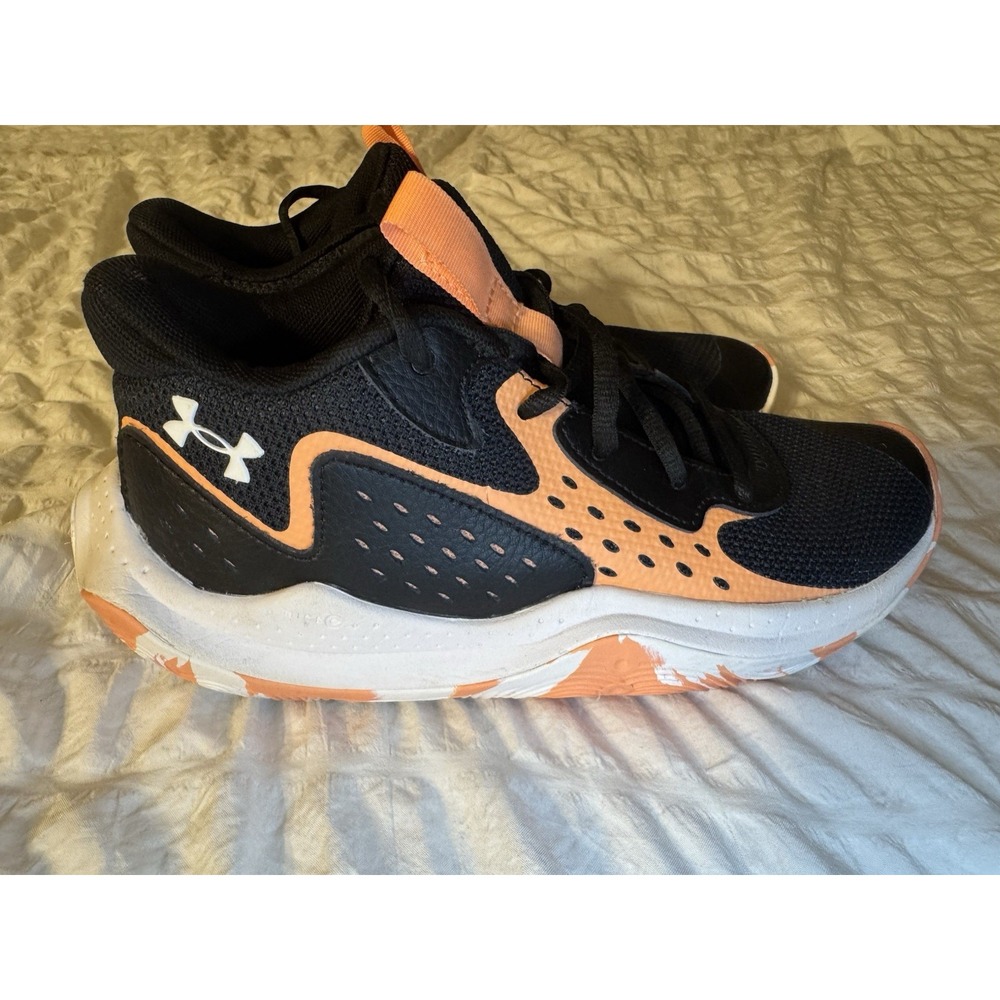 Under Armour UA Jet '23 Kids Basketball Shoes Black Peach Youth Size 6 GS Sporty